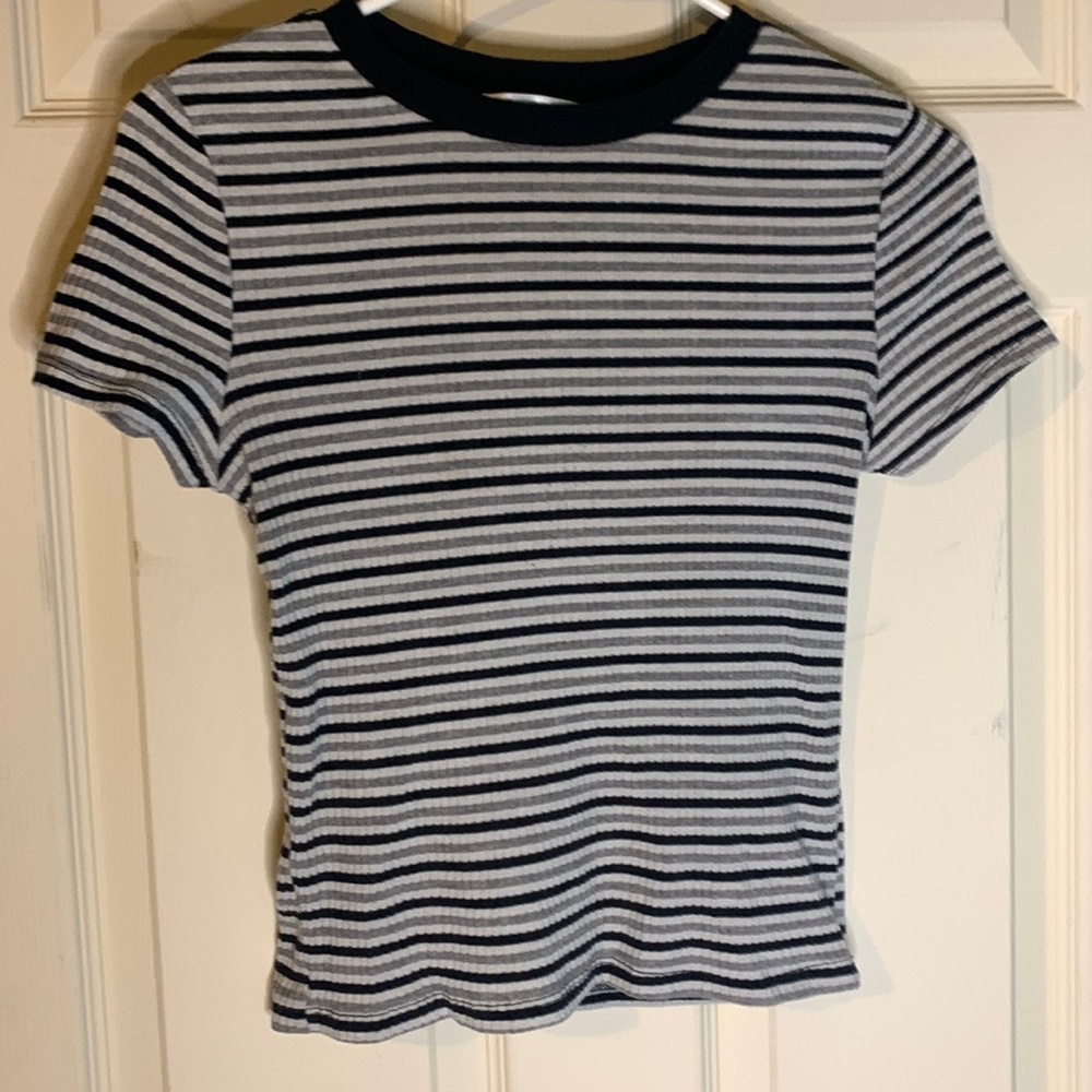Stripped black and silver short sleeve tshirt.